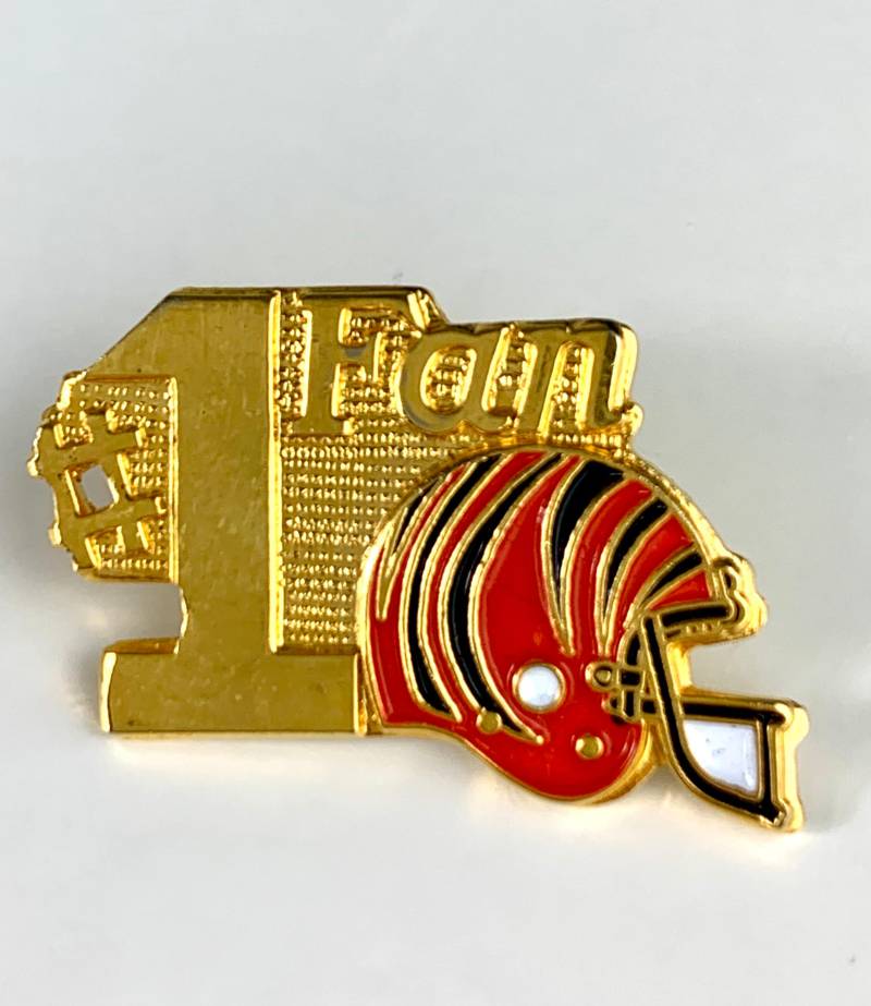 Echter Vintage American Football Pin, No 1 Fan von PinsAndSins