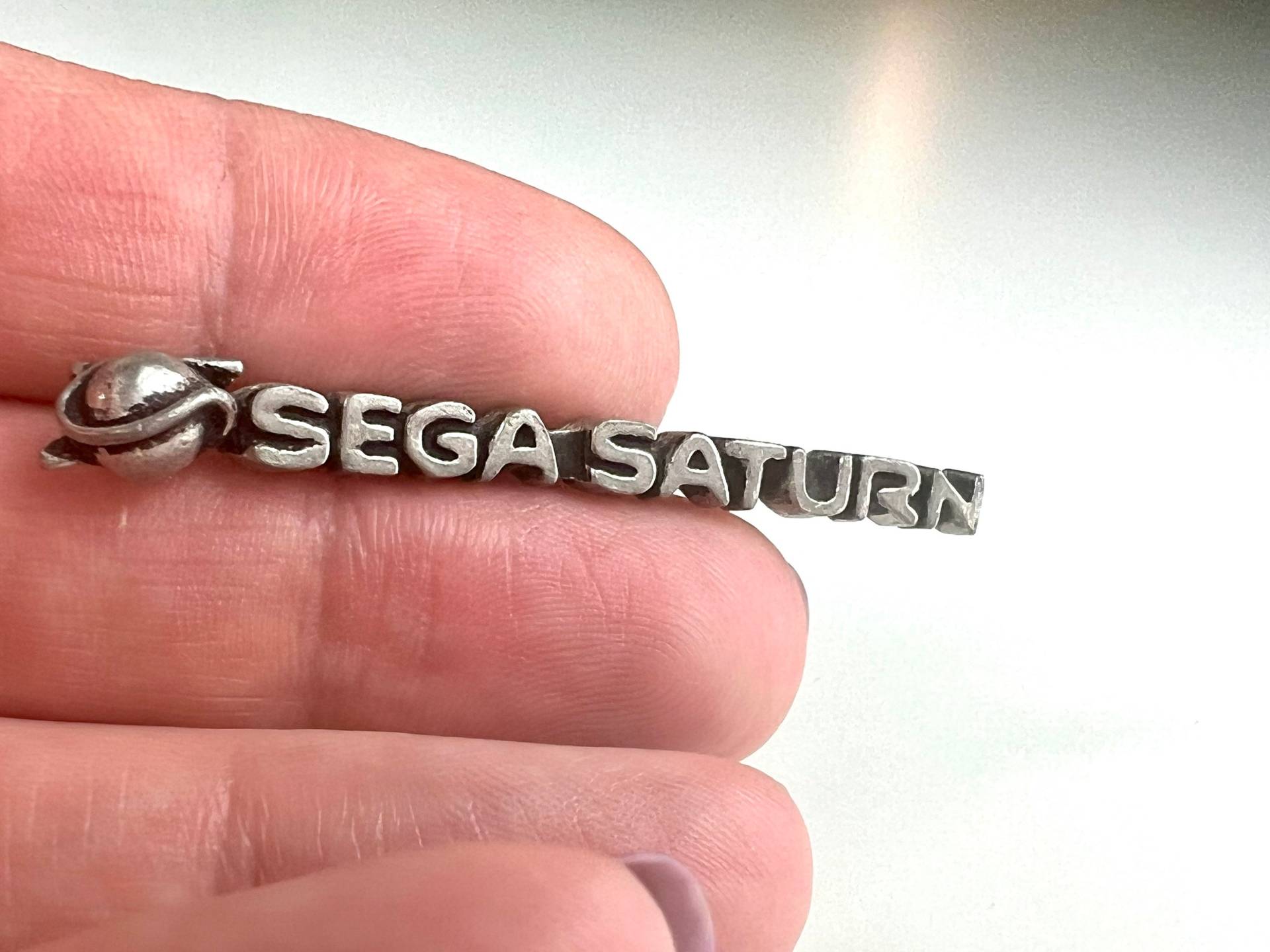 Vintage 1995 Sega Saturn Pin Gamer Krawattennadel Vintage 1995 Sega Saturn Pin Gamer Krawattennadel von PinsAndSins
