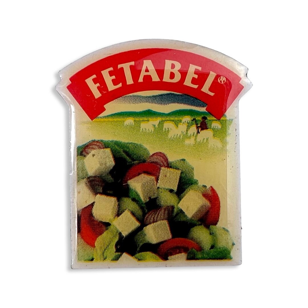Vintage Fetabel Feta Käse Pin Miniature Food Sammler Geschenk von PinsAndSins