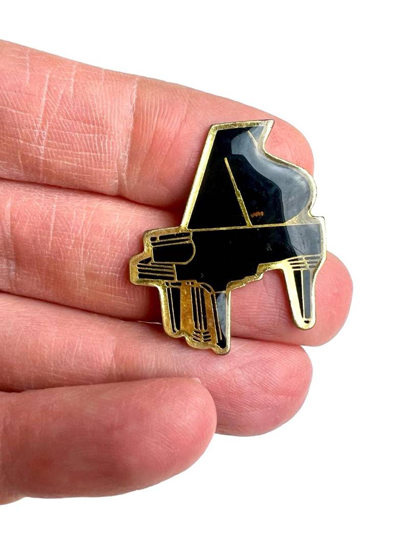 Vintage Flügel Anstecknadel Musikinstrument Brosche von PinsAndSins