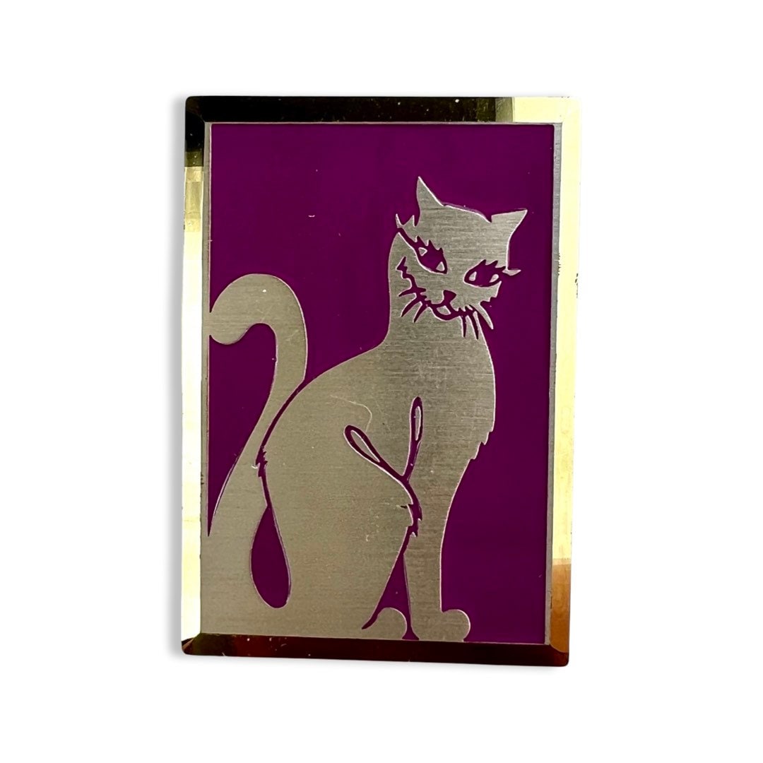 Vintage Hübsche Dose Pin, Geschenk Katzenliebhaber von PinsAndSins