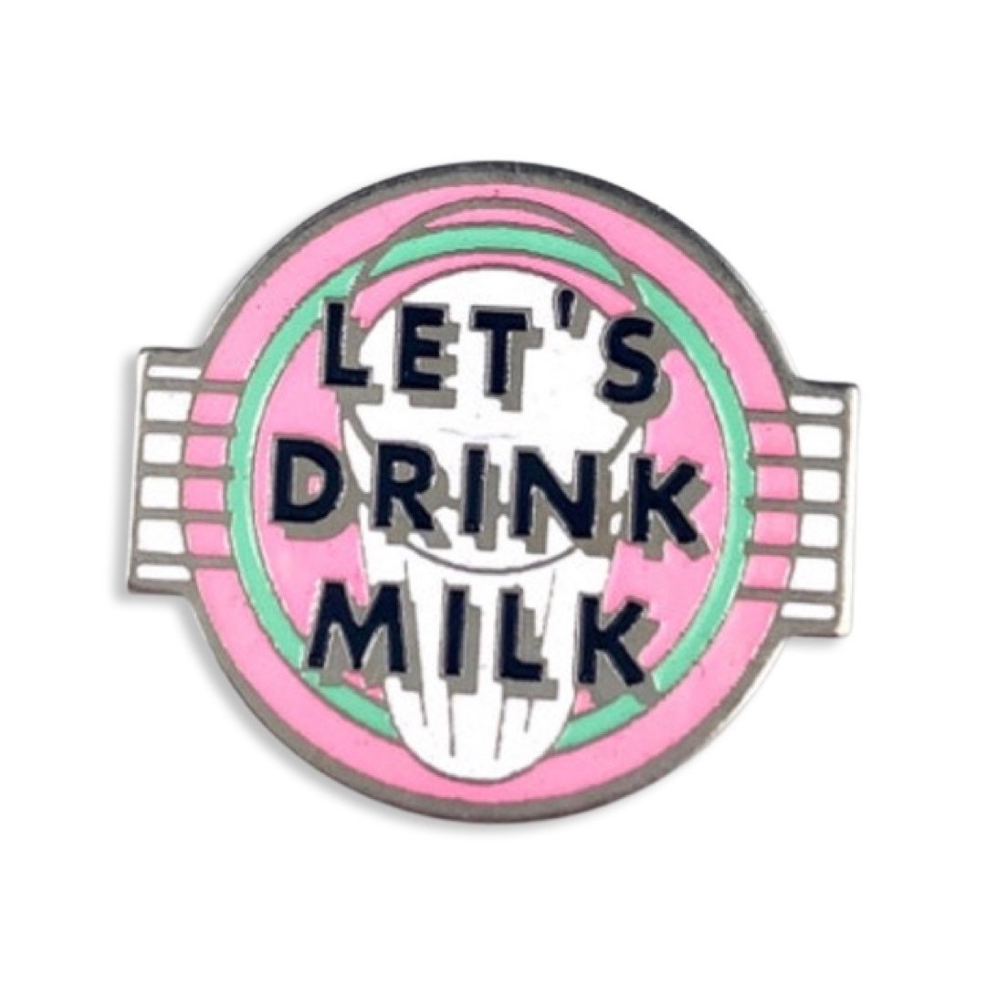 Vintage "Let's Drink Milk' Emaille Pin Milchbauern Geschenk von PinsAndSins
