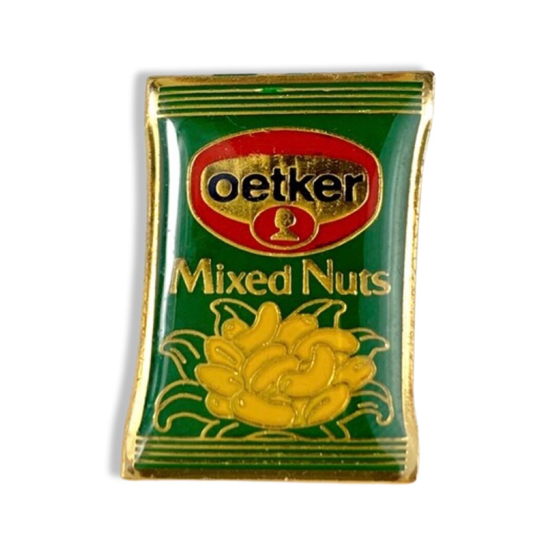 Vintage Oetker Anstecker Mit Gemischten Nüssen von PinsAndSins
