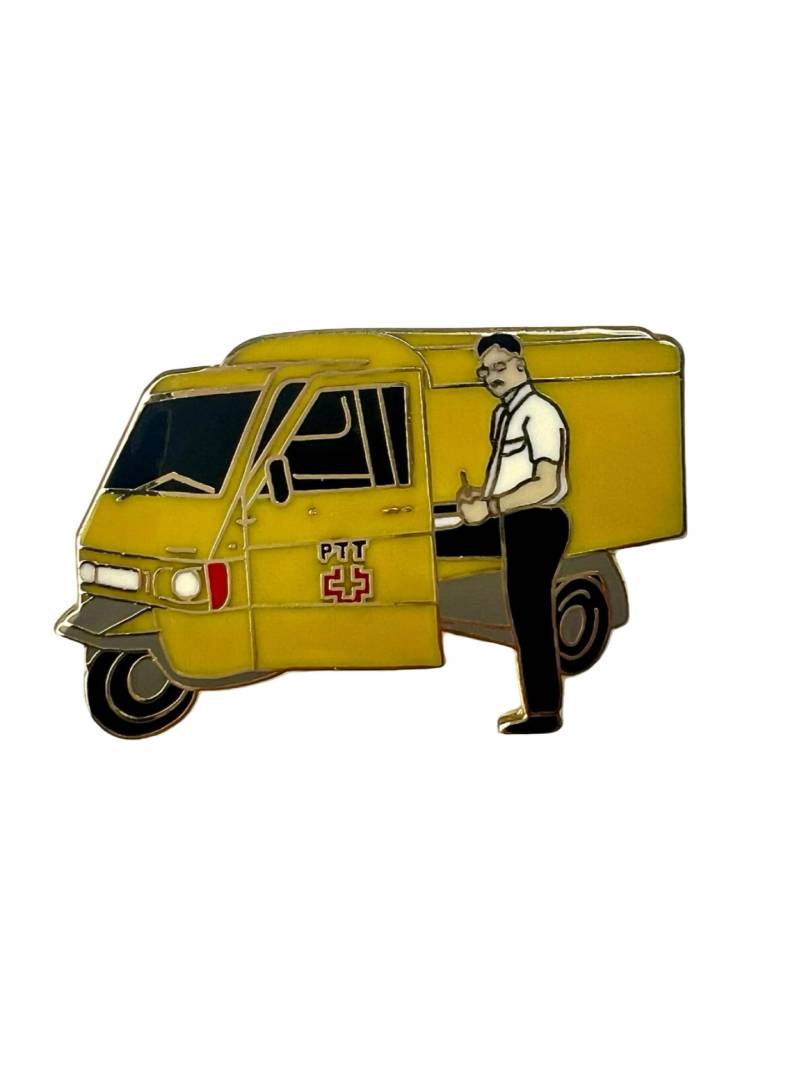 Vintage Schweizer Postmann Liefert Pakete Pin, Piaggio Ape Tukxi Emaille Anstecknadel Vintage Schweizer Postmann Liefert Pakete Pin, Piaggio Ape Tukxi Emaille Anstecknadel von PinsAndSins