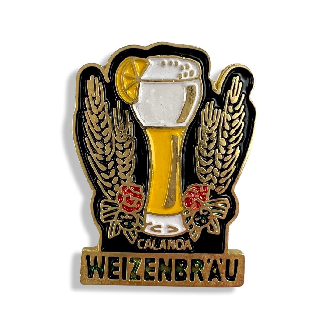 Vintage Weizenbrau Calanda Bier Emaille Pin Schweizer Abzeichen von PinsAndSins
