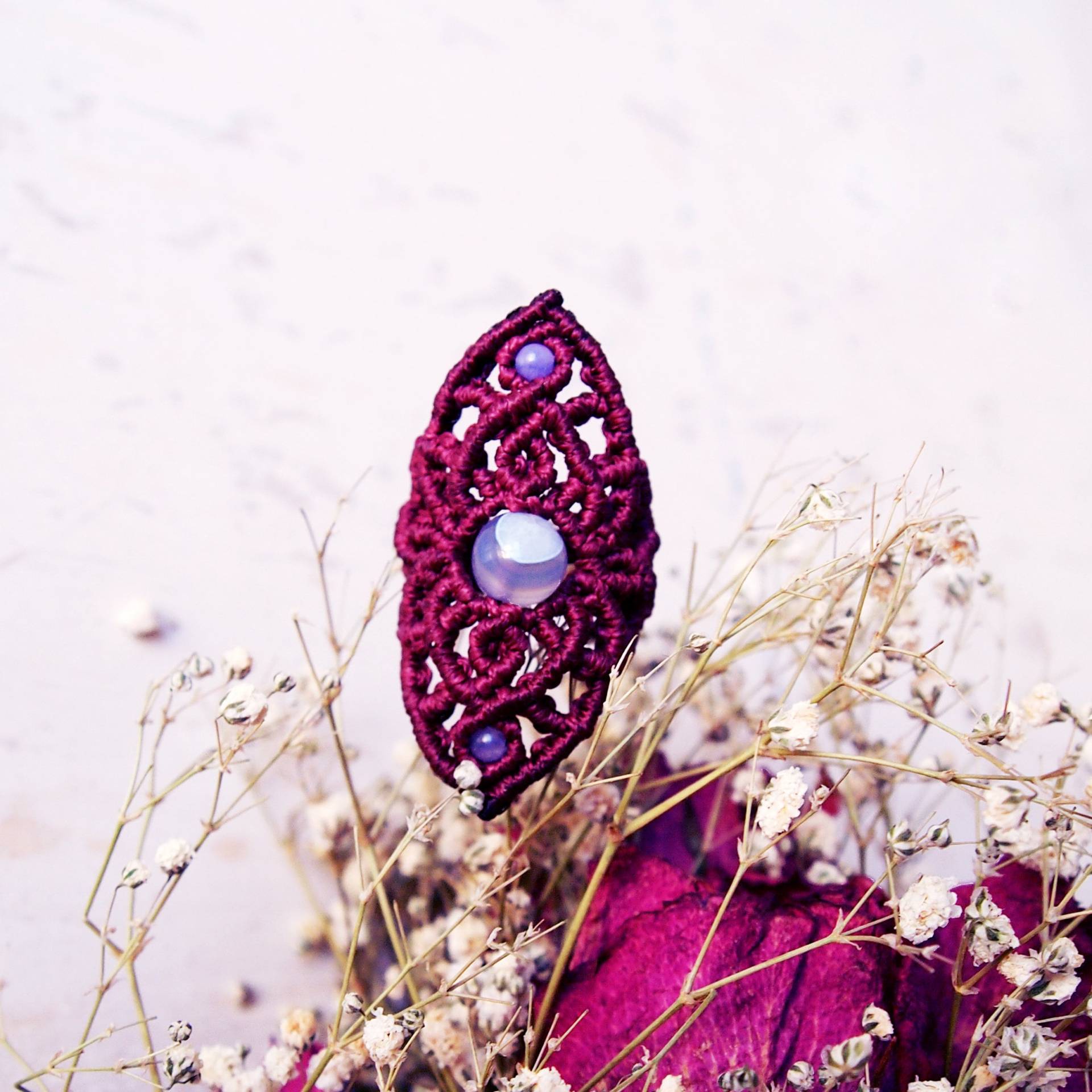 Makramee Bordeaux Roten Ring | Boho Chic Roter Faden Des Schicksalsrings Makramee Bordeaux Roten Ring | Boho Chic Roter Faden Des Schicksalsrings von PinsandfeathersArt