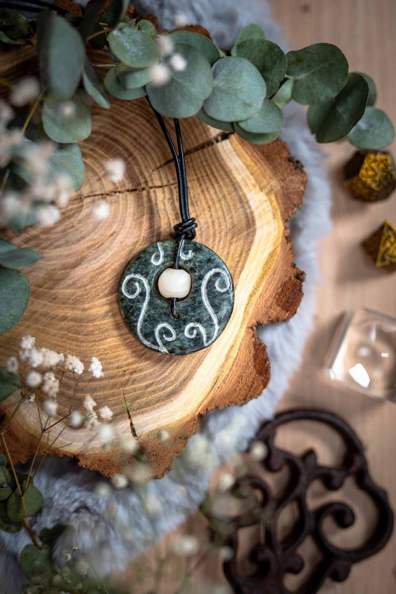 Handgemachte Specksteinkette Mit Perle von Pinselzauberwelt1