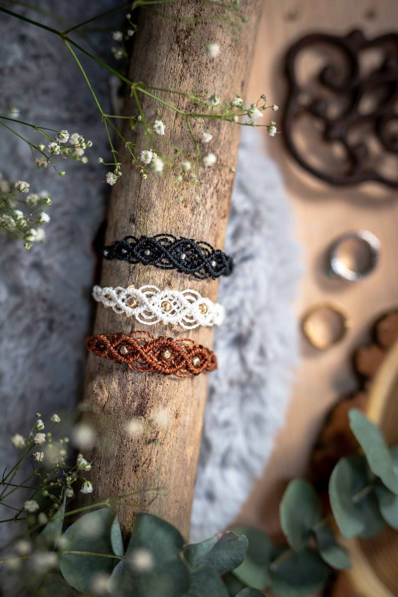 Makramee Armband Mit Perlen von Pinselzauberwelt1