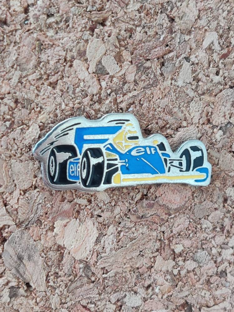 Elfe Formel 1 Vintage Emaille Pin von PintopiaPintopia