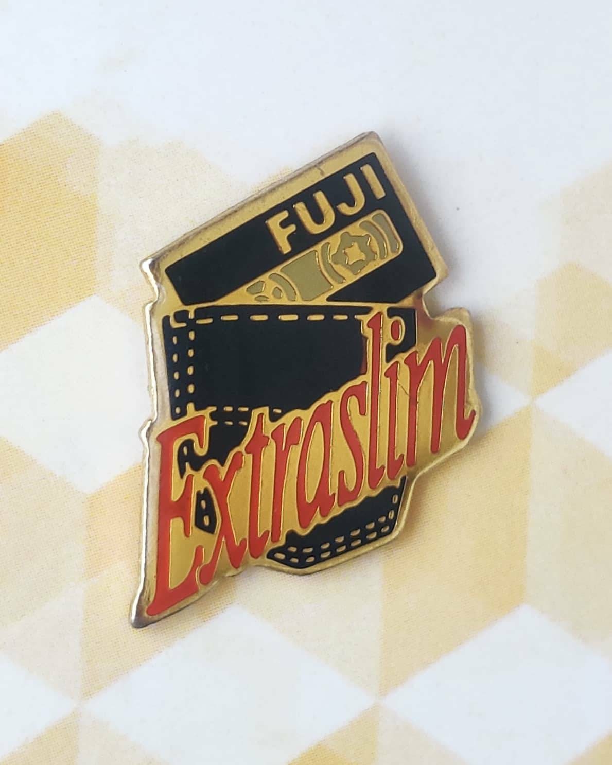 Fuji Extra Schlanke Kassette Vintage Emaille Pin Abzeichen Fuji Extra Schlanke Kassette Vintage Emaille Pin Abzeichen von PintopiaPintopia
