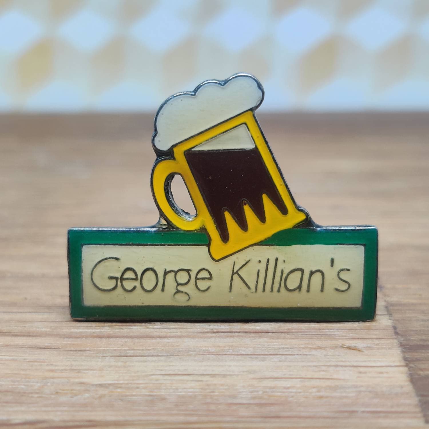 Jahrgang George Killian Bier Pin Abzeichen von PintopiaPintopia