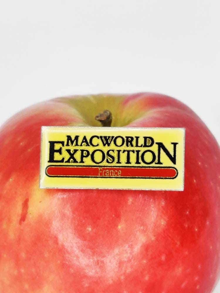 Macworld Exposition Vintage Emaille Pin Anstecker. Apple Macbook Macworld Exposition Vintage Emaille Pin Anstecker. Apple Macbook von PintopiaPintopia