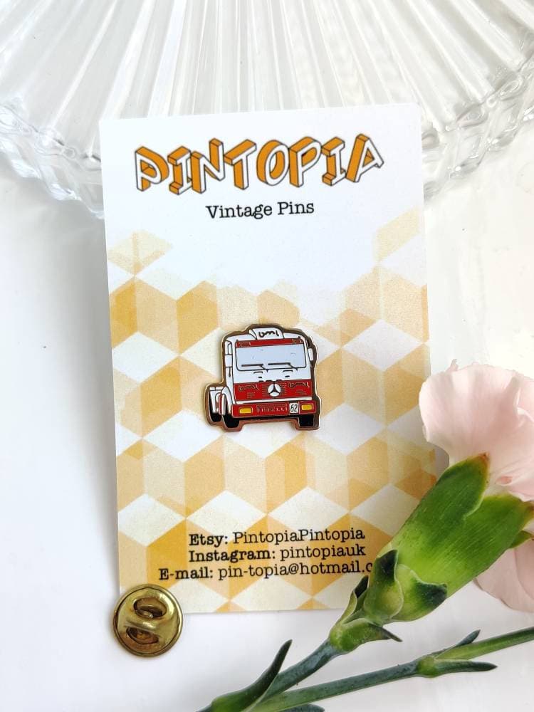Mercedes Lkw Cabochon Abzeichen Emaille Pin Mercedes Lkw Cabochon Abzeichen Emaille Pin von PintopiaPintopia