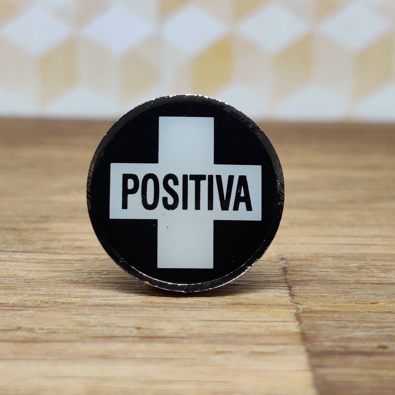 Positiva Records Pin Anstecker Vintage Plattenlabel Anstecknadel Brosche. Mütze Krawattenschal Tasche Jeans Oder Lederjacke. Retro Sammlerstück von PintopiaPintopia