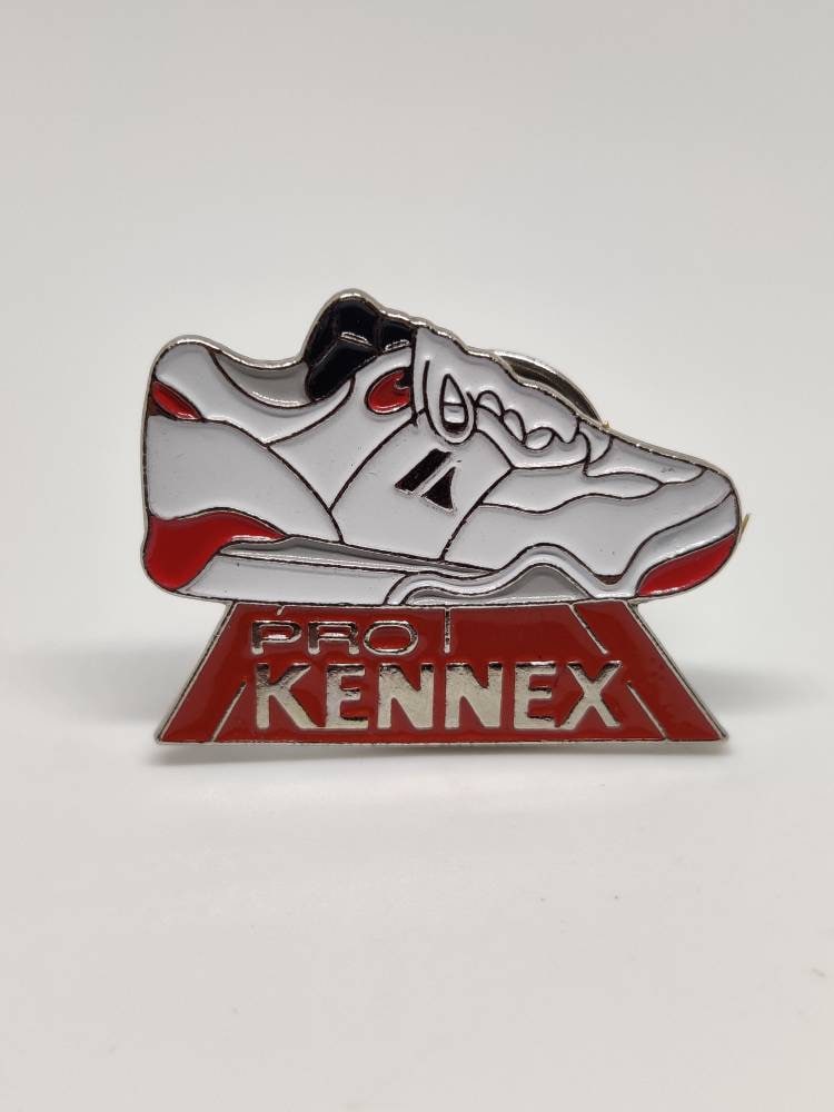Pro Kennex Tennis Trainer Emaille Pin Anstecker Pro Kennex Tennis Trainer Emaille Pin Anstecker von PintopiaPintopia