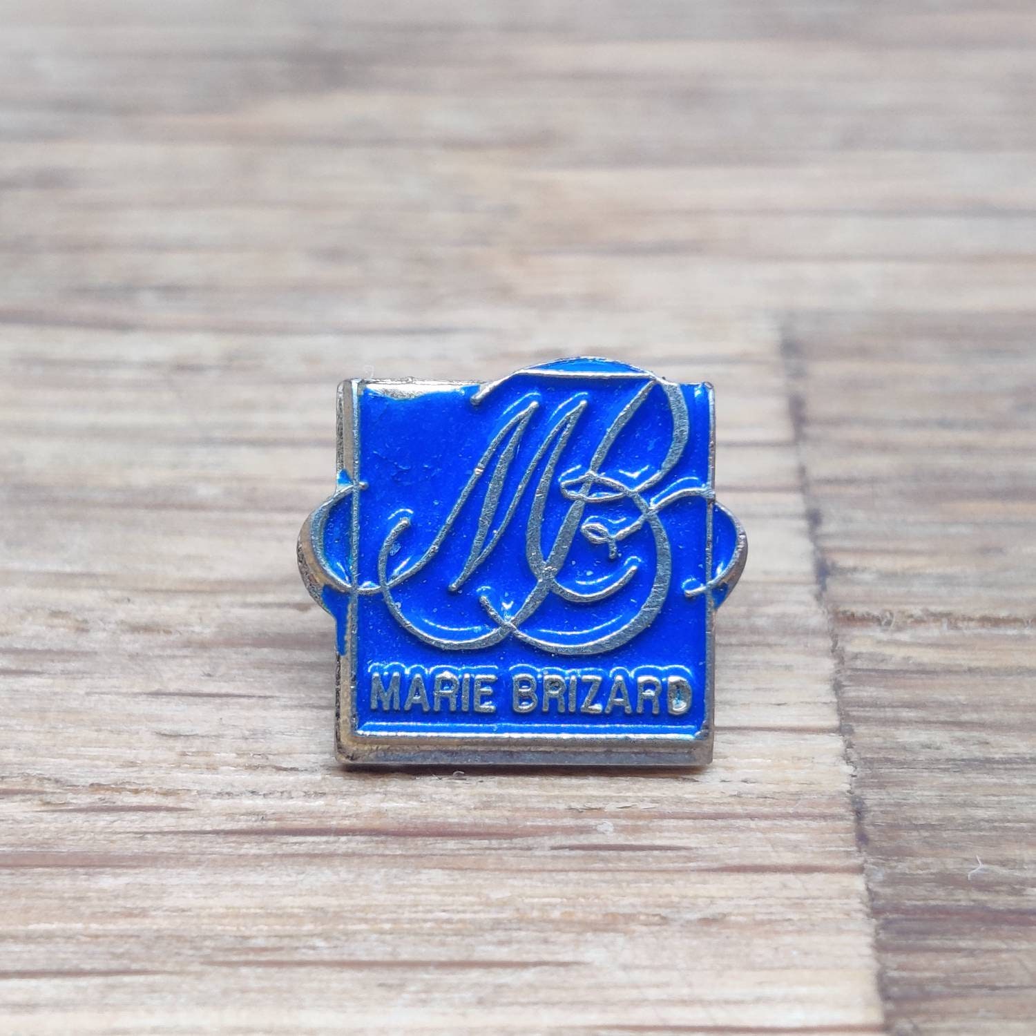 Vintage Marie Brizard Emaille Pin Abzeichen Sammelbare Barware von PintopiaPintopia