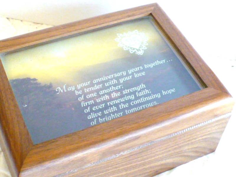 Vintage Holz Spieluhr Jubiläum Andenken Schmuckhalter von PioneerFundraiser