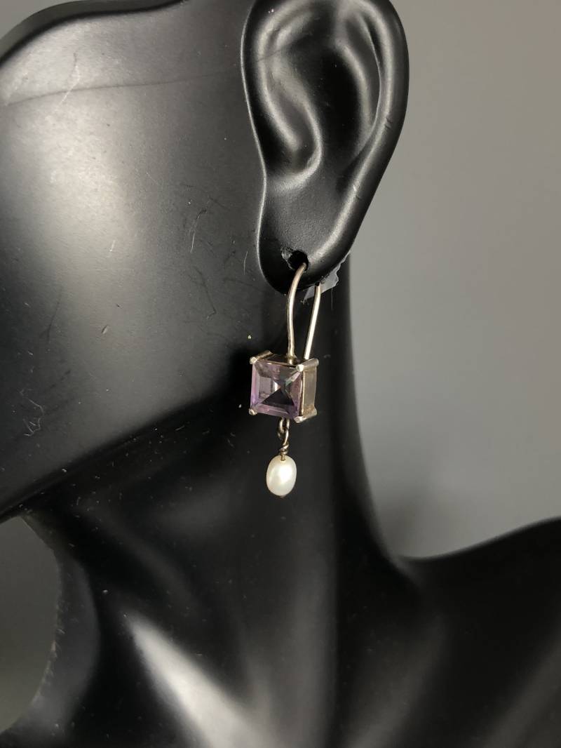 sterling Silber Draht Rücken Amethyst Und Perlen Ohrringe von PipersPanoply