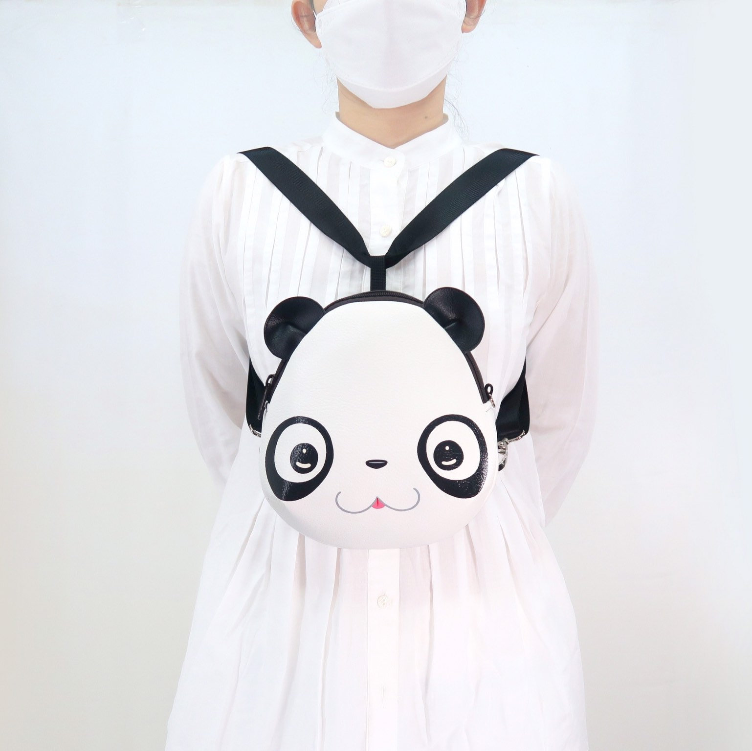 Panda Mini Rucksack, Crossbody Bag, Handbemalte Tasche, Handgefertigter Rucksack Für Tierliebhaber von Pipobypimprapa