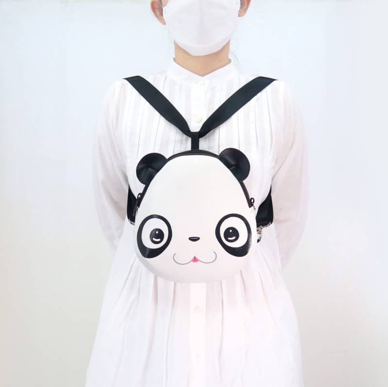 Panda Mini Rucksack, Crossbody Bag, Handbemalte Tasche, Handgefertigter Rucksack Für Tierliebhaber von Pipobypimprapa