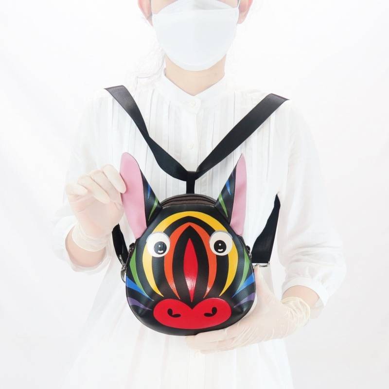 Rainbow Zebra Mini Rucksack Handbemalte Umhängetasche von Pipobypimprapa