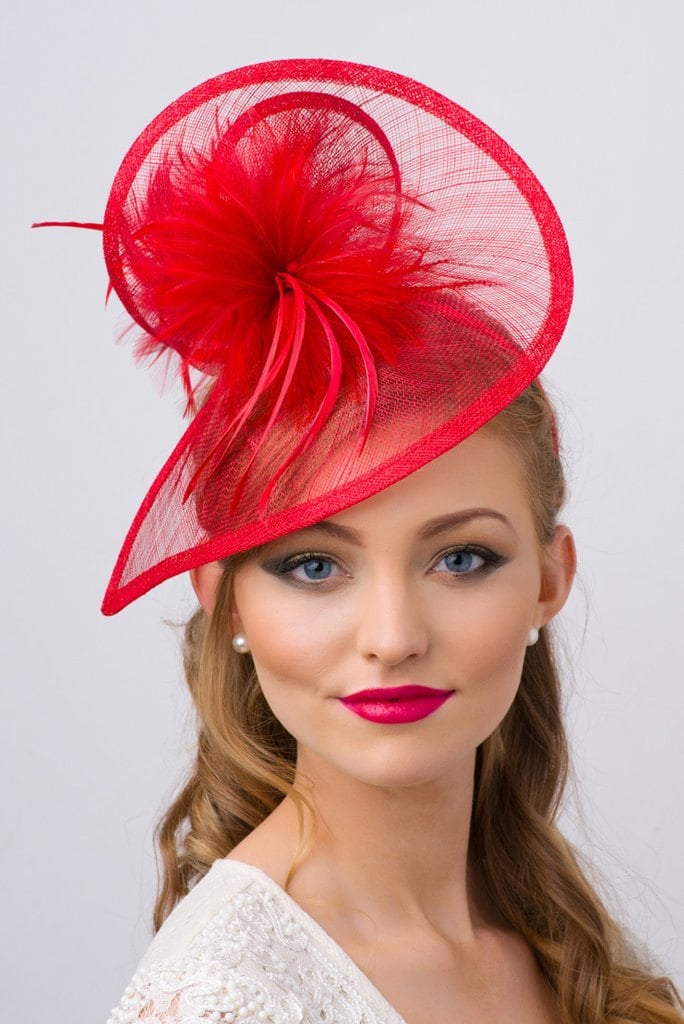 Roter Twist Mesh Fascinator - "Victoria" Netz Hut Stirnband Mit Roten Flugfedern von PippaAndPearl