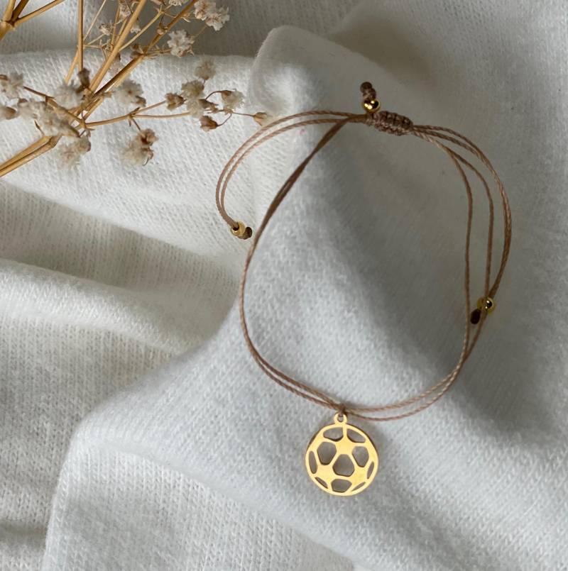 Armband Fußball Soccer Freundschaftsarmband Personalisierbar Geschenk Schmuck Perlenarmband Glücksbringer Sport Silber Gold von Pipspiration