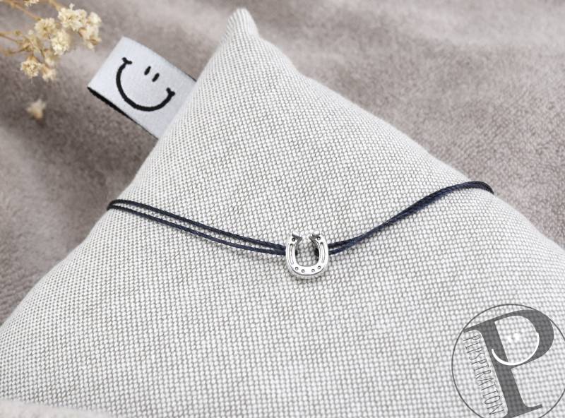 Armband Hufeisen Pferd Freundschaftsarmband Personalisierbar Geschenk Schmuck Perlenarmband Silber Glücksbringer Horse Pferdeliebe von Pipspiration