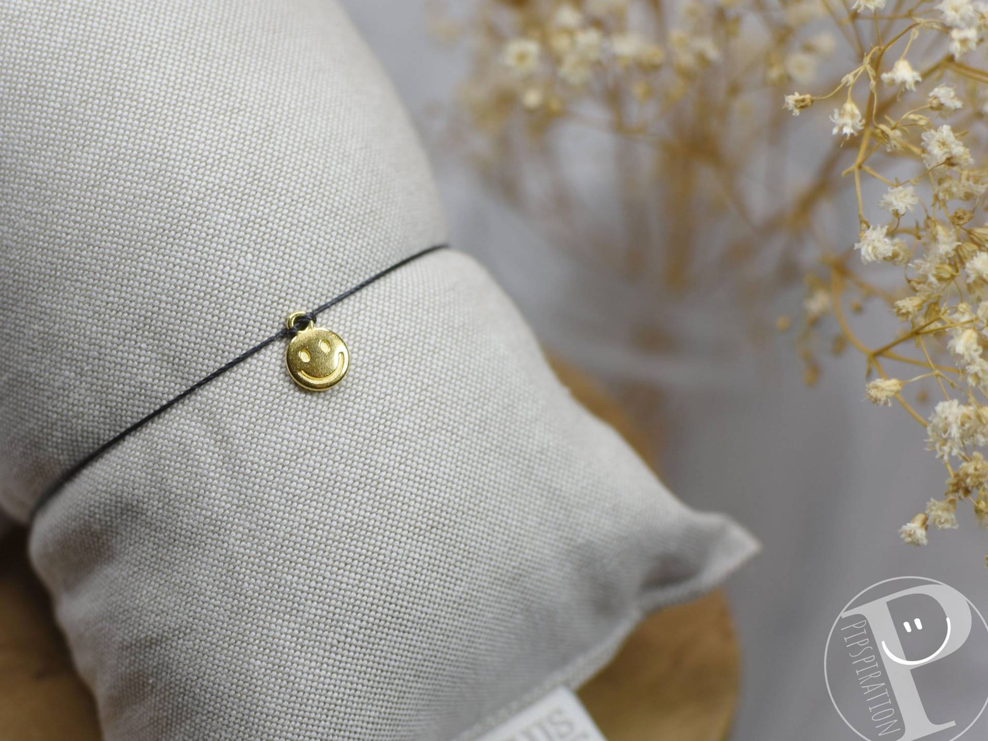 Armband Smiley Glück Freundschaftsarmband Personalisierbar Geschenk Schmuck Perlenarmband Gold Liebe Armband Smiley Glück Freundschaftsarmband Personalisierbar Geschenk Schmuck Perlenarmband Gold Liebe von Pipspiration