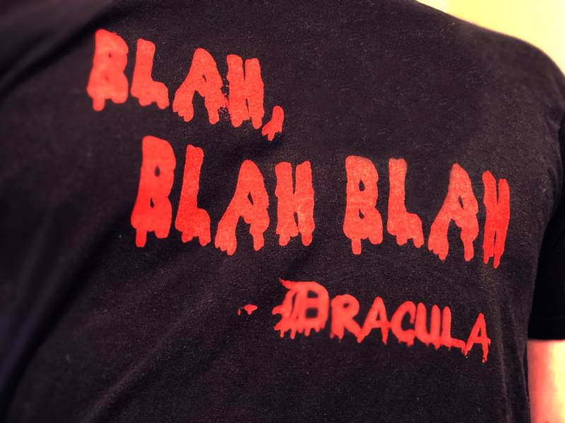 Dracula Spruch T-Shirt Dracula Spruch T-Shirt von PirateMonkeyArt