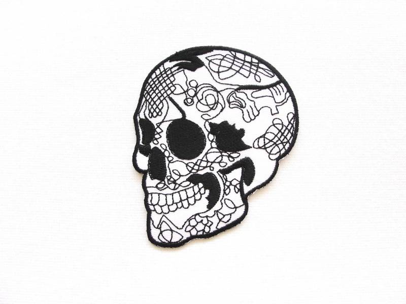 Totenkopf Aufnäher Applikation | 7.5x9.8 cm von Piratespatches