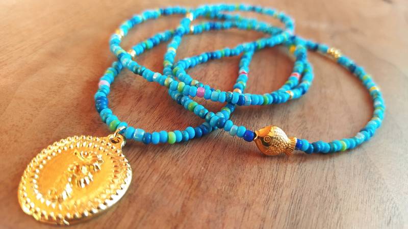 Seepferdchenkette - Pirat Perlenkette Miyuki Gold Türkis Maritim Tropisch Seepferdchenkette - Pirat Perlenkette Miyuki Gold Türkis Maritim Tropisch von Ammerseeperle