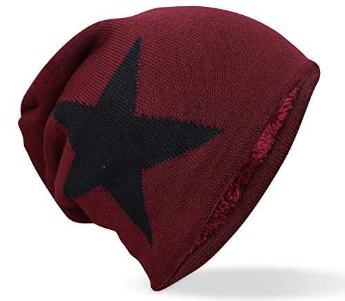 PiriModa Feinstrick Mütze Unisex weiches Fleece Innenfutter Beanie mit Flecht Muster (Bordeaux/Schwarz Stern) von PiriModa