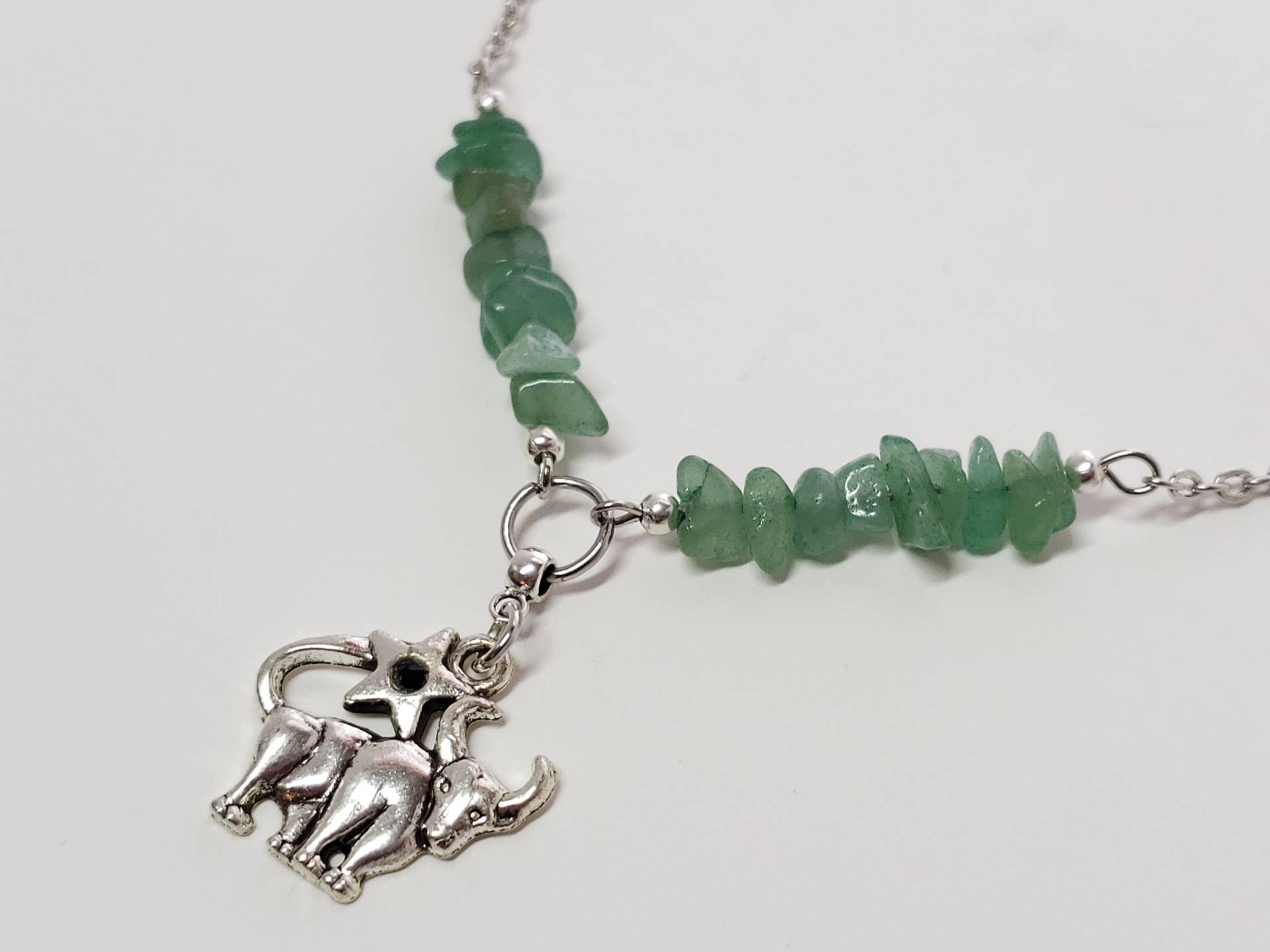 Sternzeichen Stier Halskette - Mai Birthstone Astrologie Schmuck von PiscesGems