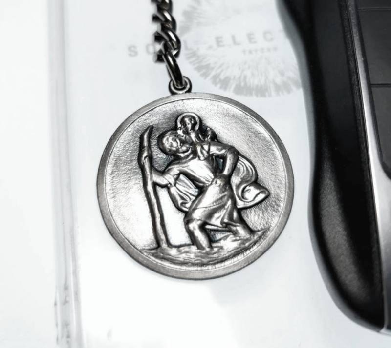 PistolaPeppers Schlüsselanhänger mit Gravur Metall Schlüsselanhänger Christophorus Schutzpatron von PistolaPeppers