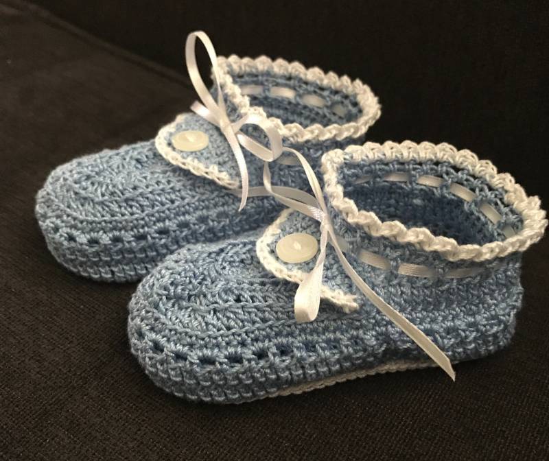 Kleiner Junge Blau Loafer Booties von PitterPatterByMary