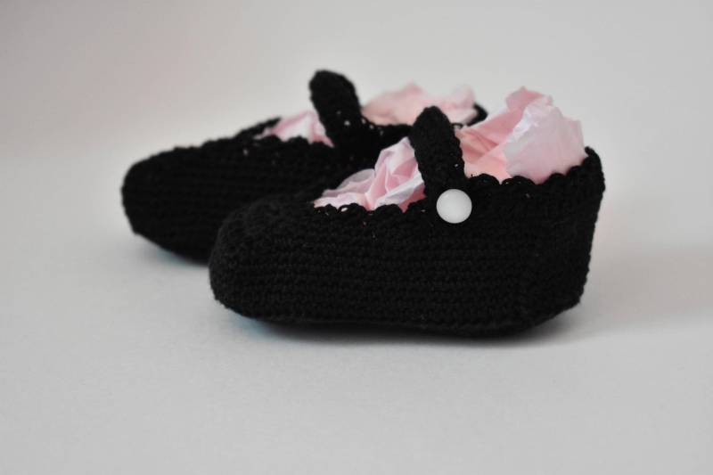 Mary Jane Style Säugling Booties von PitterPatterByMary
