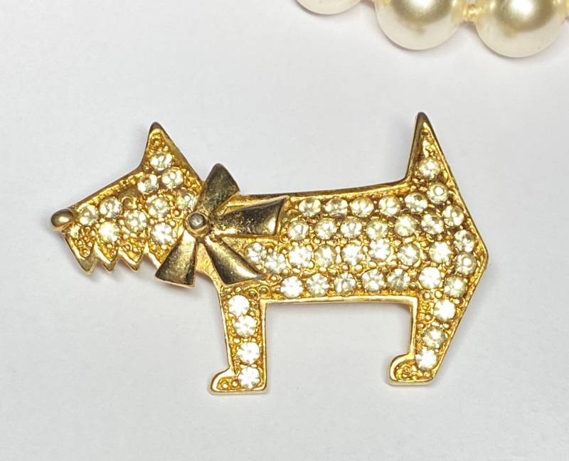 Entzückende Brosche Vintage Hund Golden Gepflastert Mit Strasssteinen Signiert P & M Paris Schmuck Frankreich 1980Er Pittsbroc Geschenke von PittsBroc