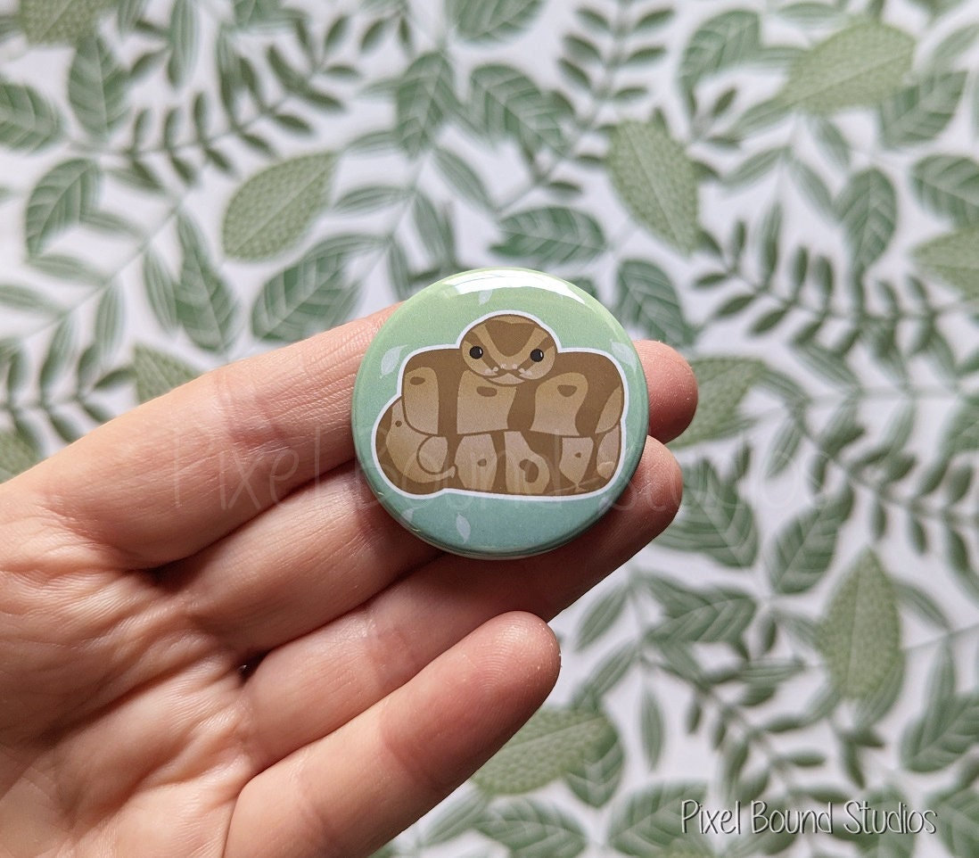 Chibi Niedliche Ball Python Schlange 1, 5 Zoll Knopf von PixelBoundStudios