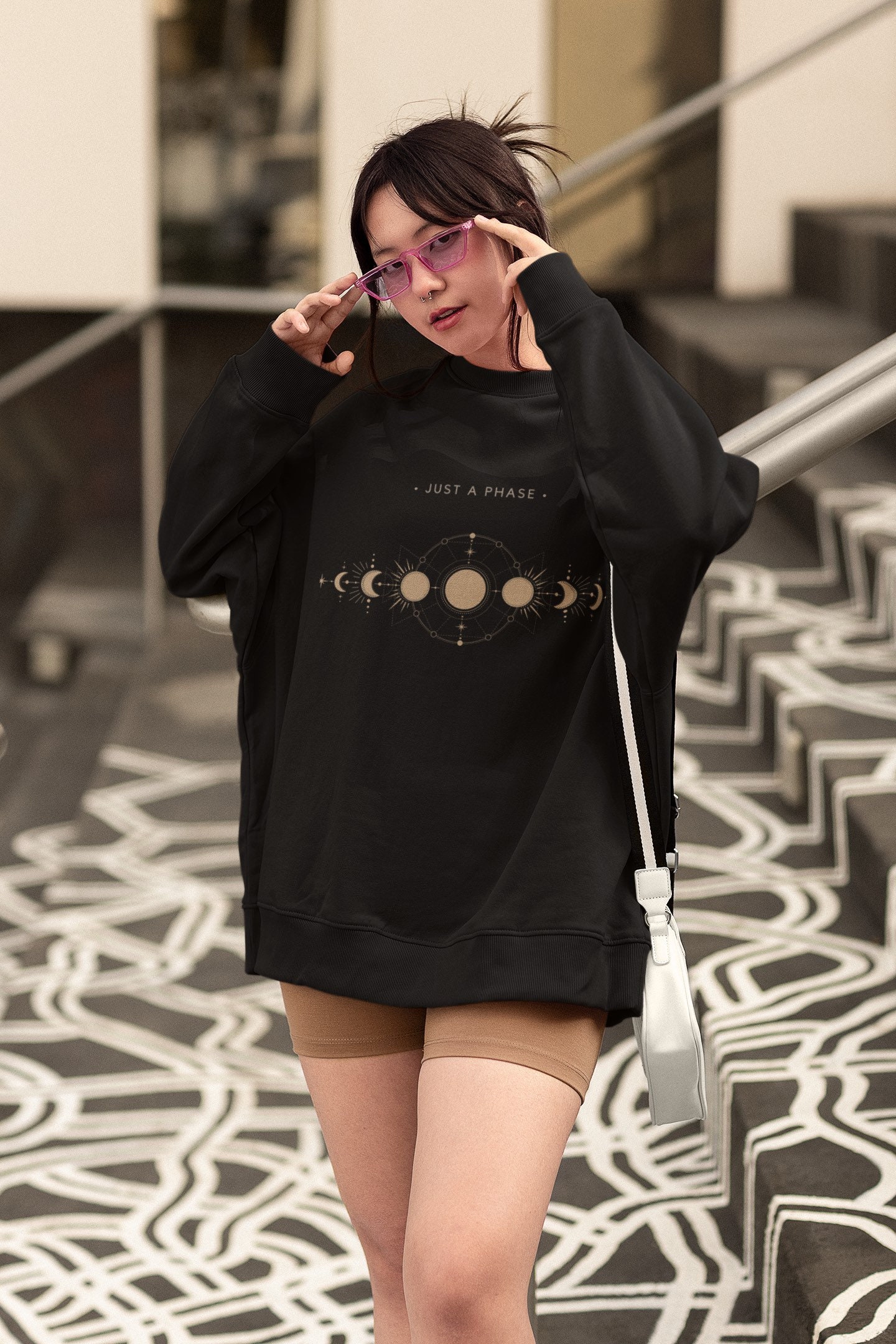 Moonphase Just A Phase Unisex Heavy Blend Crewneck Sweatshirt Spiritual Witchy Sweater Moon Mondpullover Moonphase Just A Phase Unisex Heavy Blend Crewneck Sweatshirt Spiritual Witchy Sweater Moon Mondpullover von PixelBrandDesigns