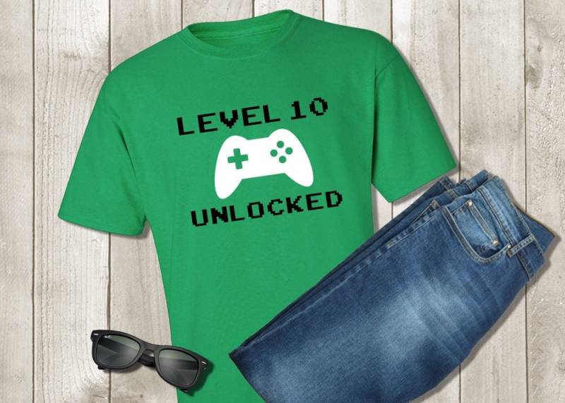 Gamer Geburtstag Shirt - Level 10 Freigeschaltet Up Videospiel Gaming Controller Jedes Alter Unisex Kinder Tshirt von PixelPerfectCS