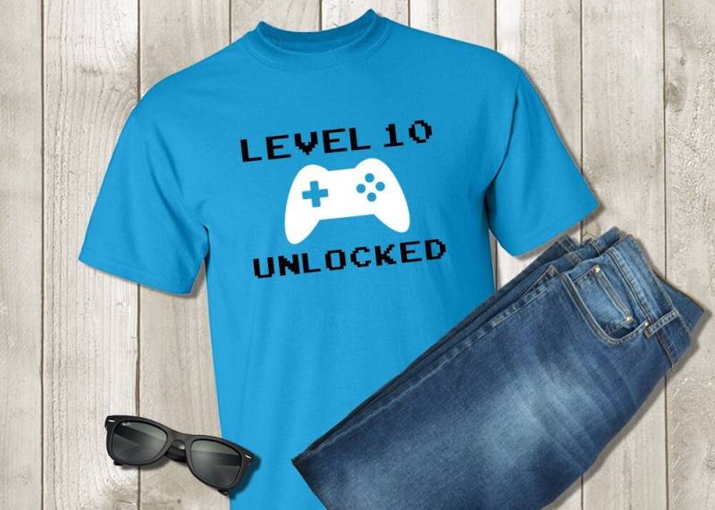Gamer Geburtstag Shirt - Level 10 Freigeschaltet Up Videospiel Gaming Controller Jedes Alter Unisex Kinder Tshirt von PixelPerfectCS