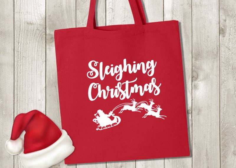 Weihnachtstasche Mit Schlitten - Lustige Wiederverwendbare Einkaufstasche von PixelPerfectCS