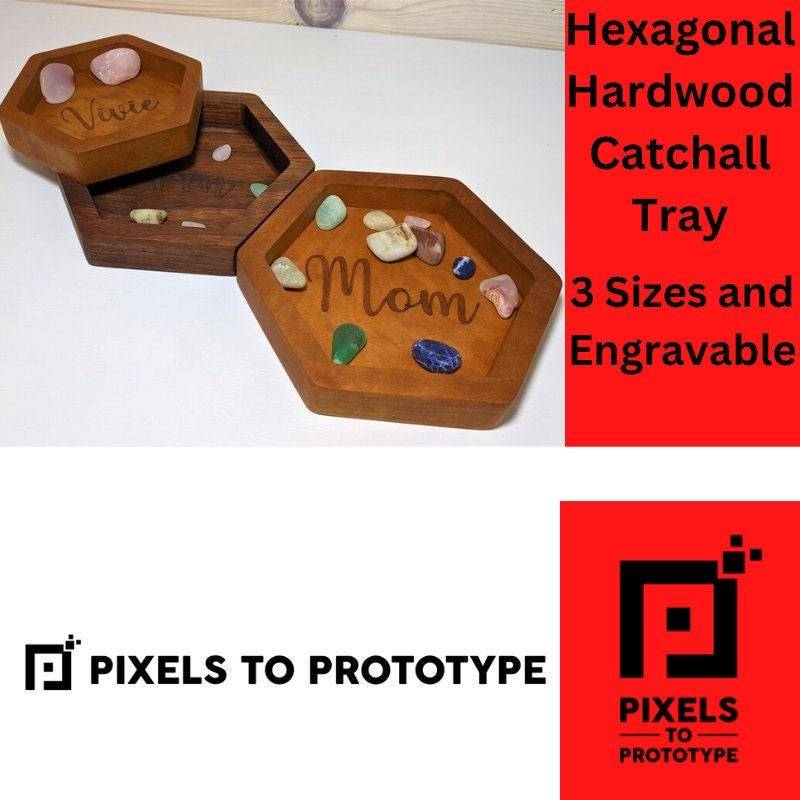 Sechseckiges Tablett Aus Hartholz - 3 Größen Und Gravierbar Pixel Zum Prototyp Asche Walnuss Kirsche Kundengerechtes Geschenk von PixelsToPrototype