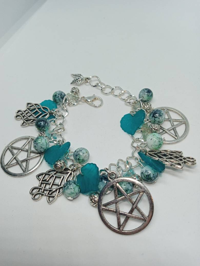 Blatt Armbänder Blatt Armbänder von PixieEmCrafts