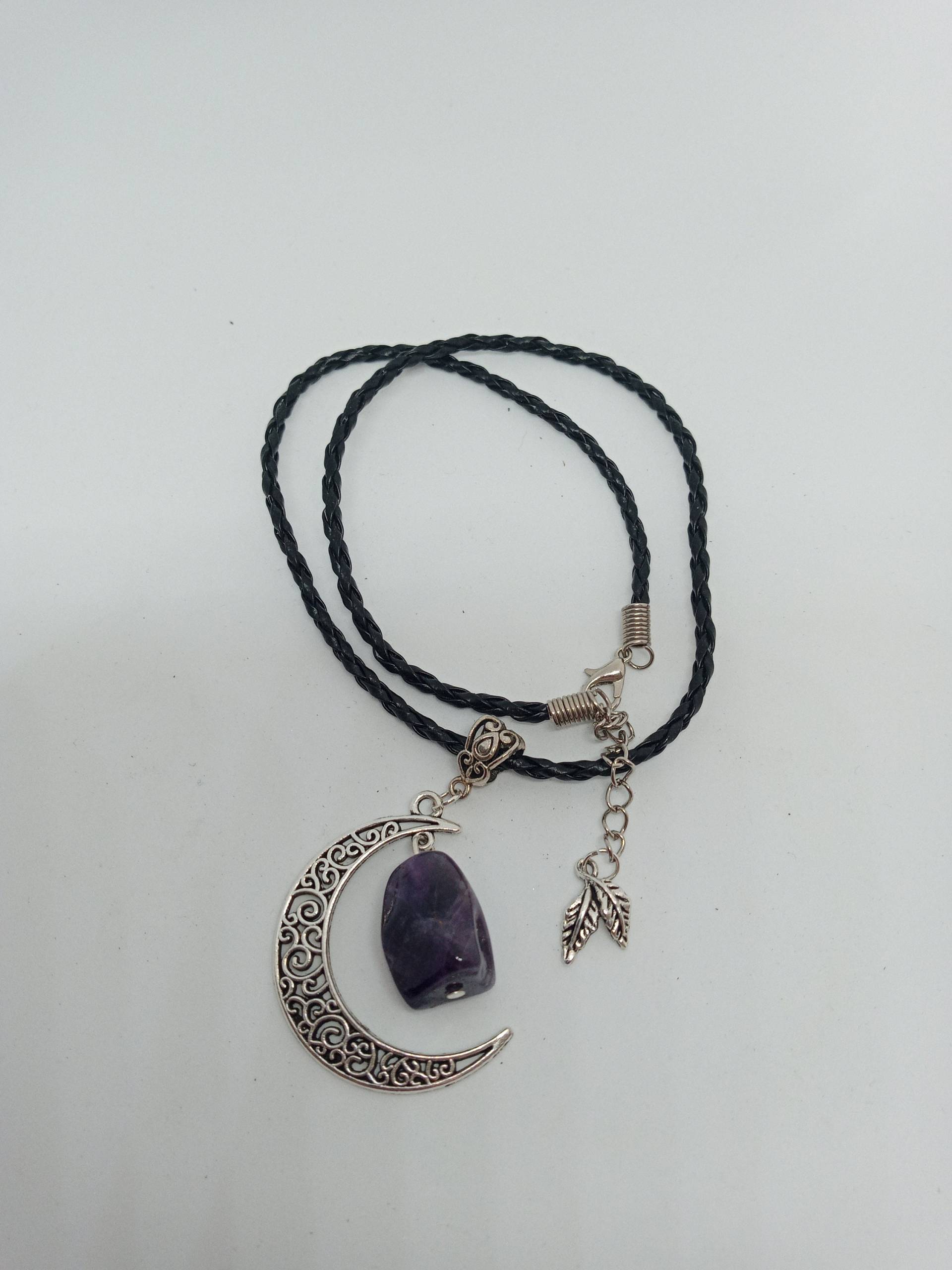 Lila Mond Charm Armband Lila Mond Charm Armband von PixieEmCrafts