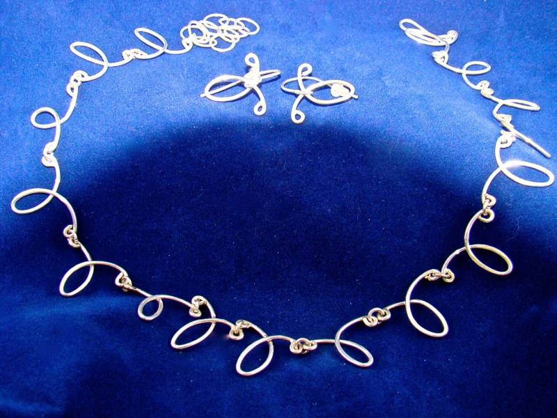 sterling Silber Verwirbelt Schleife Halsband Mit Kordel Am Ohr Drähte von PixieHammerSilver