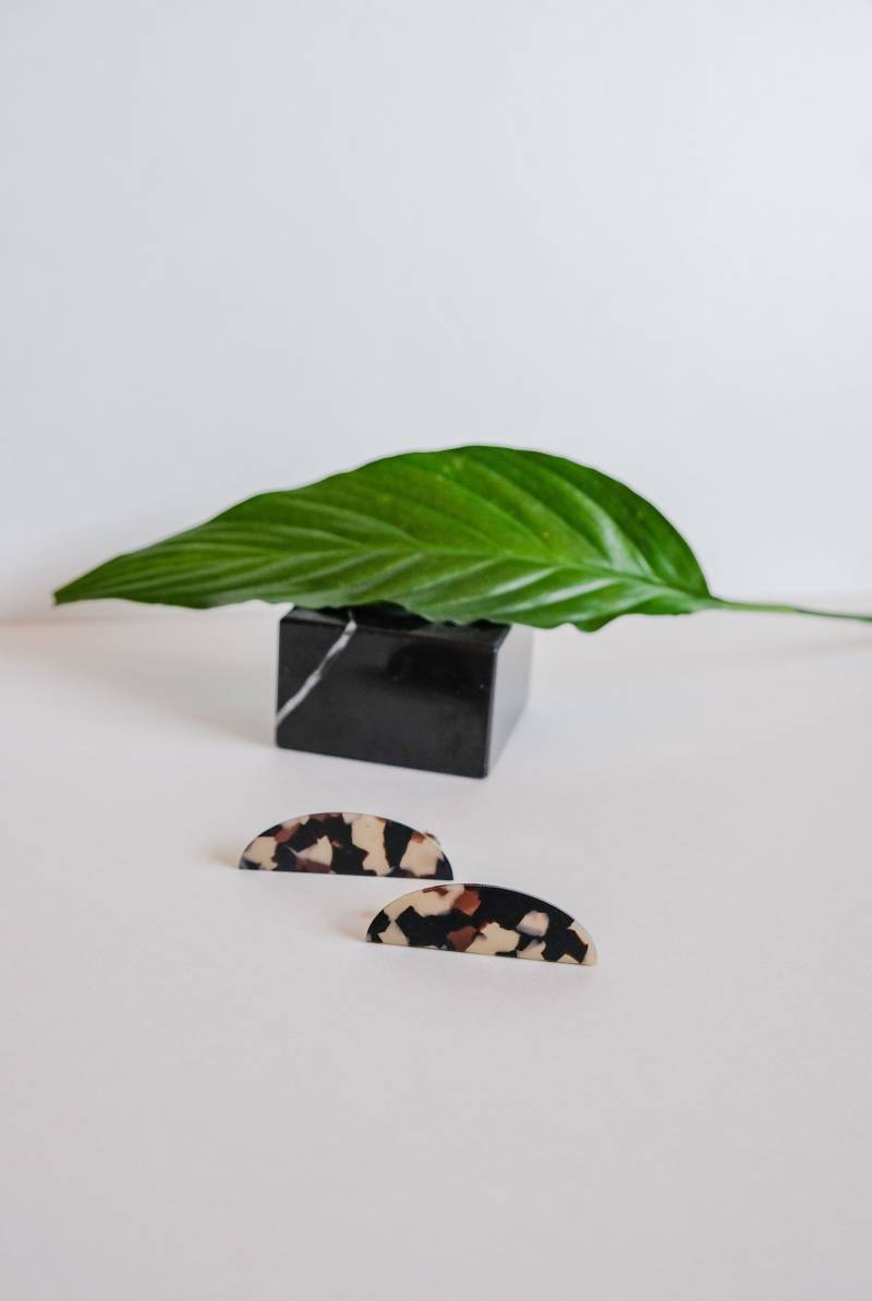 Kala, Statement Ohrringe in Cellulose Acetat, Geometrisch, Leichte Ohrringe, Nicht Schwer von Pizpireta