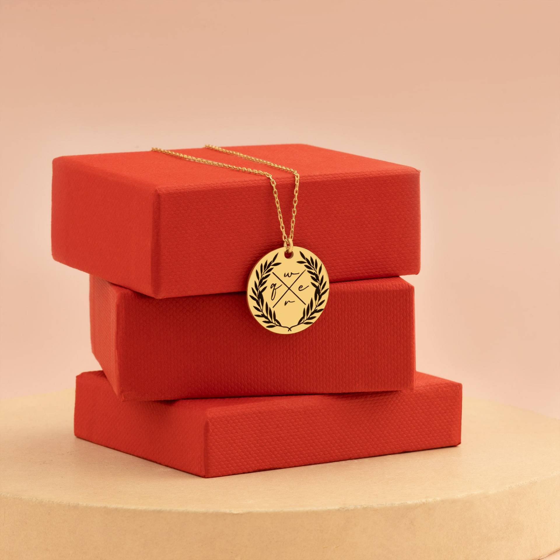 Familien Initialen Halskette - Geschenk Für Sie Oliven Zweige Vier Initial Anhänger Mutter Schmuck von PizumiLondon