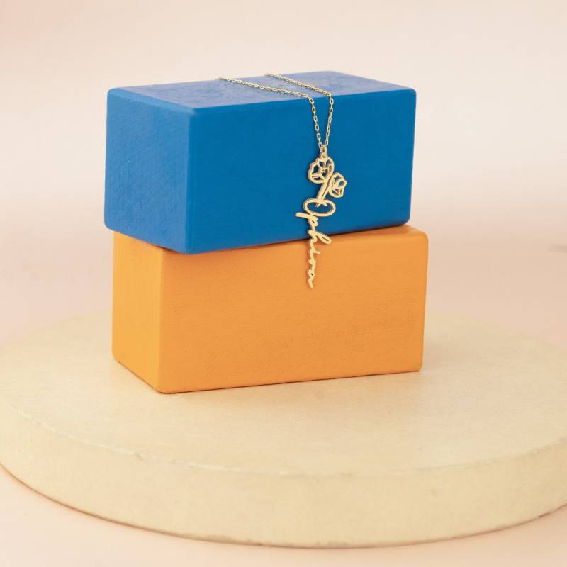 Geburtsblumen-Namens-Halskette Aus Sterlingsilber Personalisierter Vertikaler Anhänger von PizumiLondon